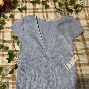 Light Blue V-Neck Dress with Paisley Pattern